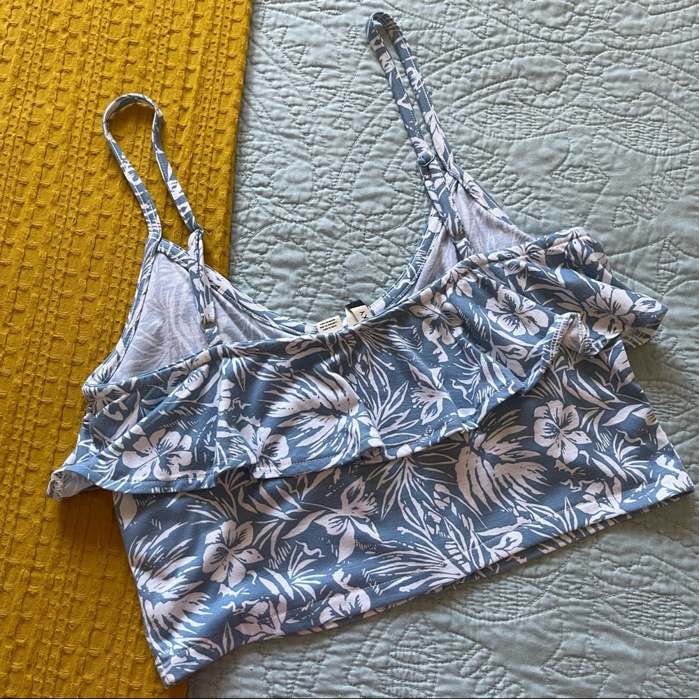 Roxy Cropped Tank - Picture 3 of 5
